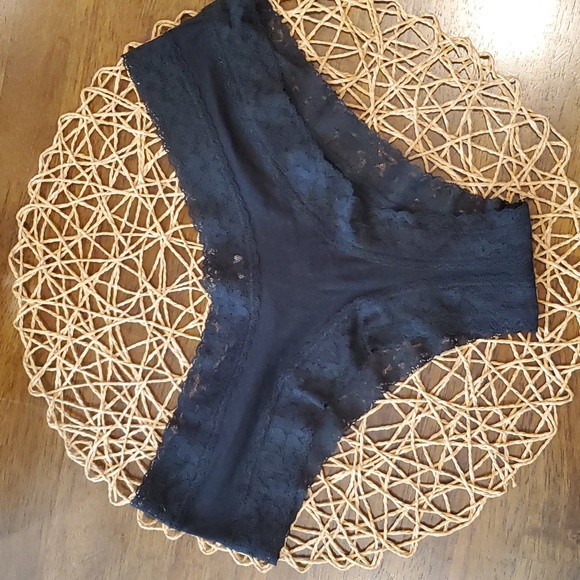 Victoria secret cheeky panties - Picture 1 of 4